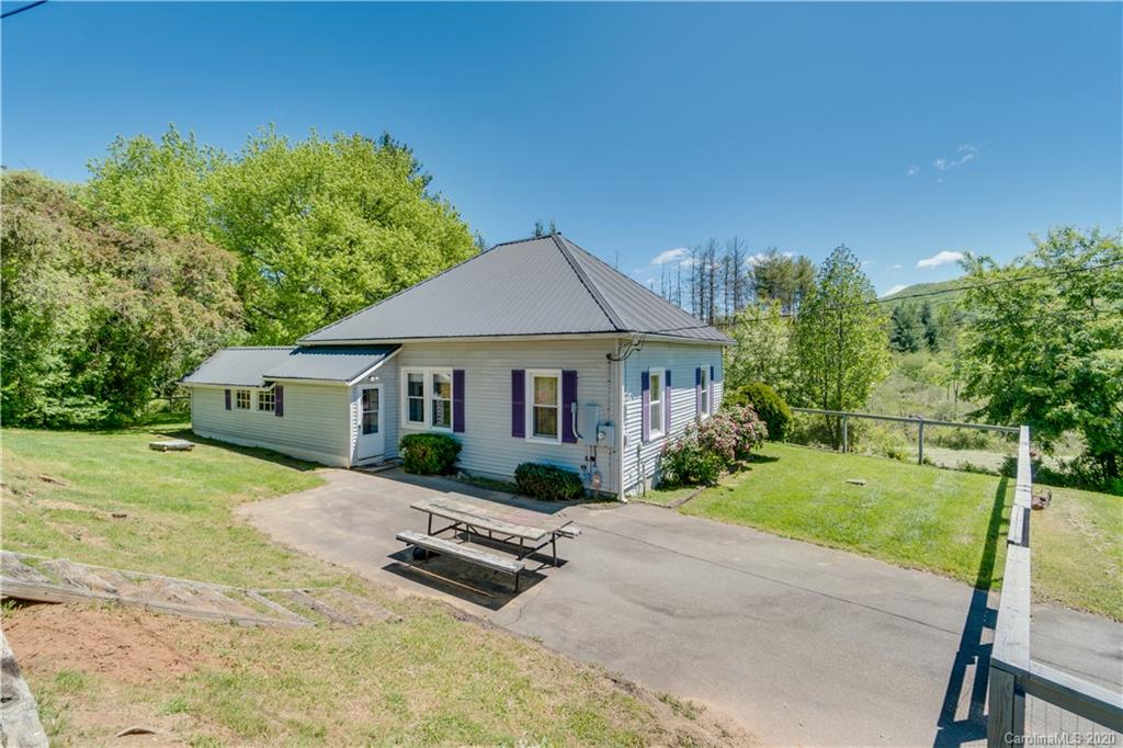 424 Case Cove Road Candler, NC 28715 - Photo 3 of 21 Gallery Image 3