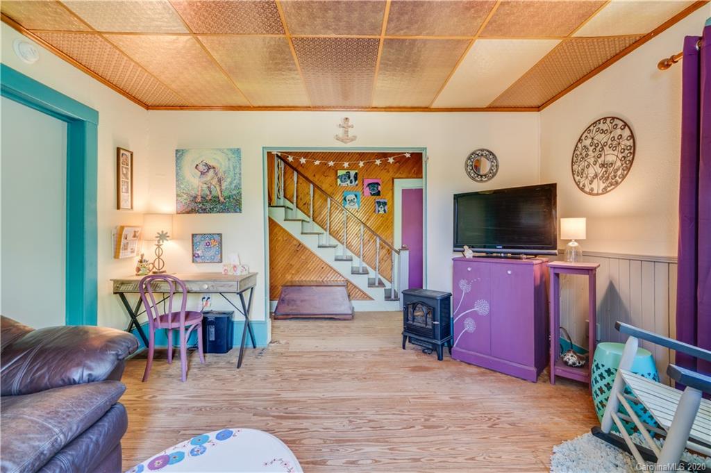 424 Case Cove Road Candler, NC 28715 - Photo 7 of 21 Gallery Image 7