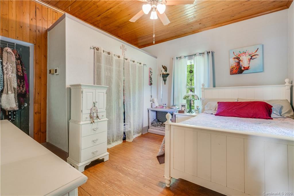 424 Case Cove Road Candler, NC 28715 - Photo 8 of 21 Gallery Image 8