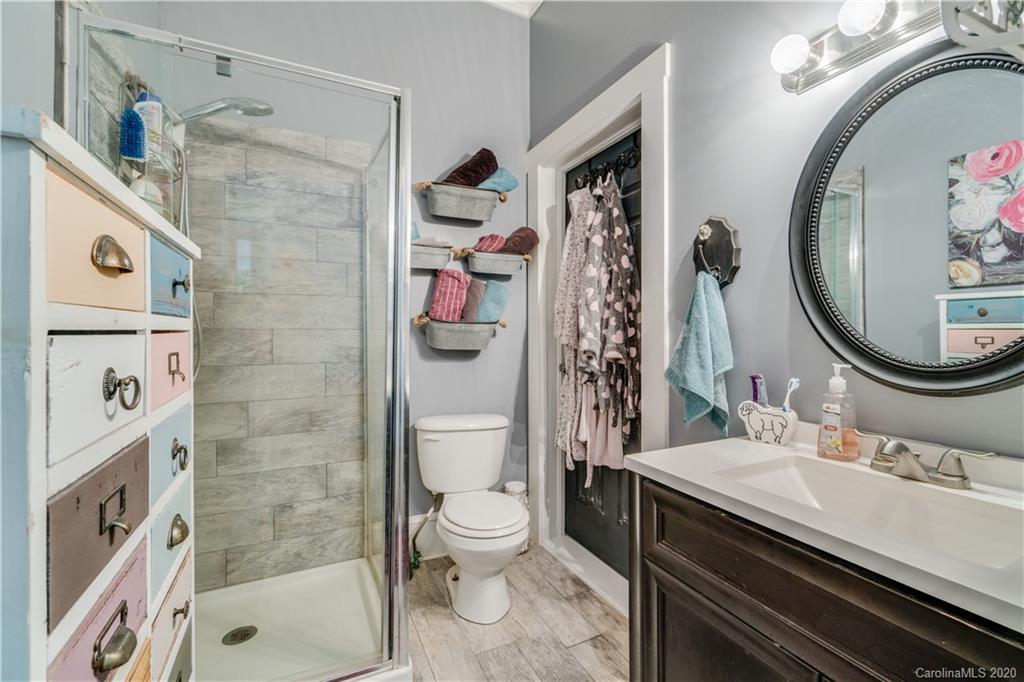 424 Case Cove Road Candler, NC 28715 - Photo 9 of 21 Gallery Image 9