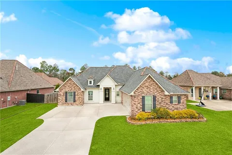$399,900 | 817 Capistrano Court, Covington, LA 70433