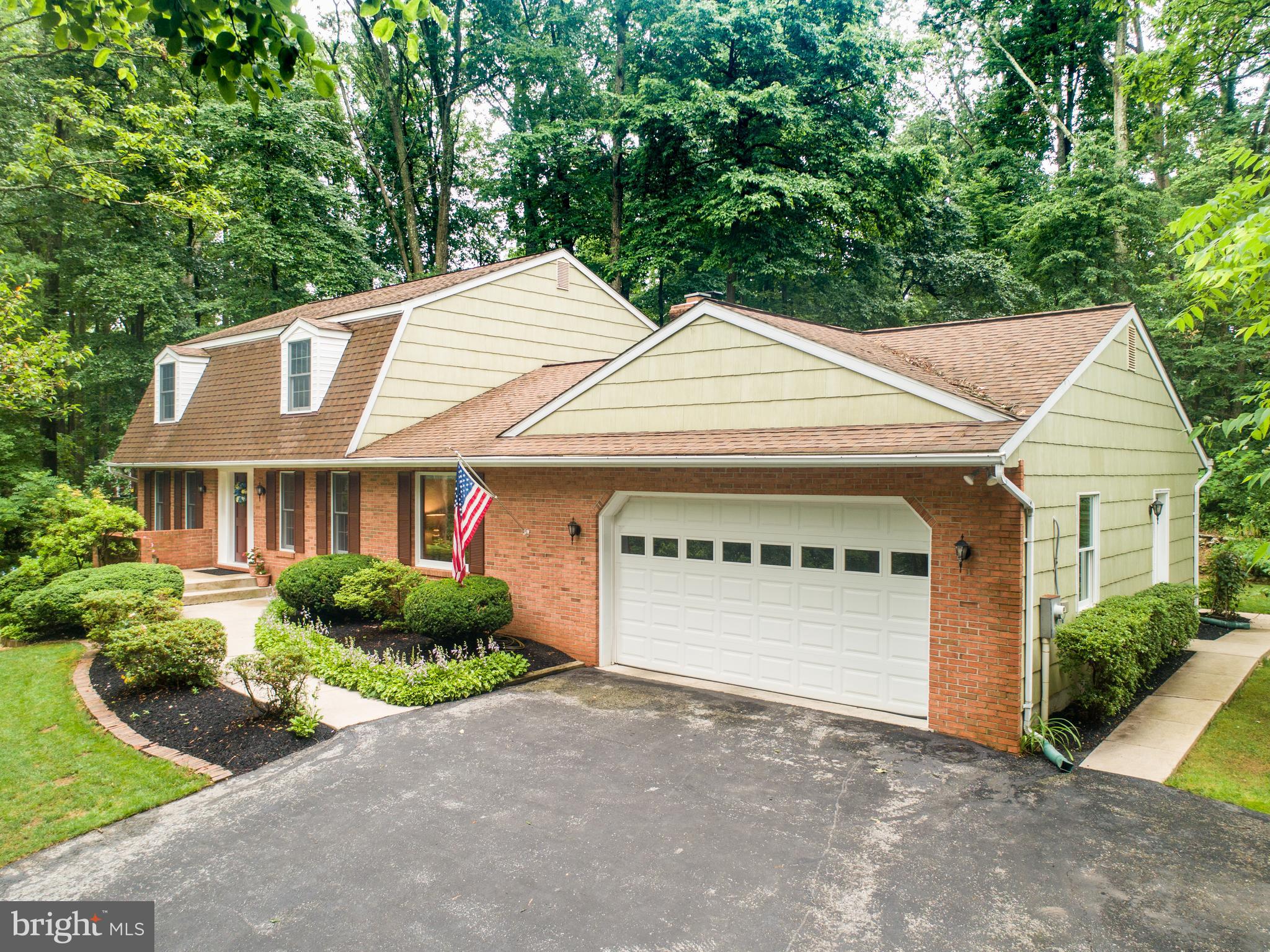 Welcome to 2707 Overview Rd!