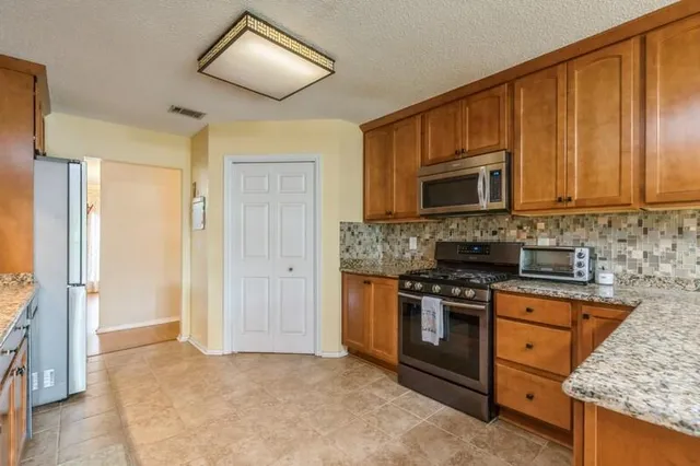 $340,999 | 527 Tom Sawyer Lane, Crestview, FL 32536