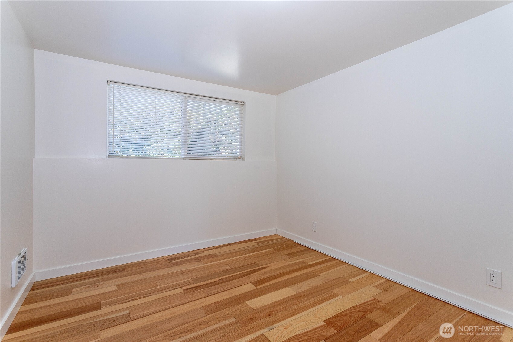 3905 Northeast 6th Street Renton, WA 98056 - Photo 18 of 32