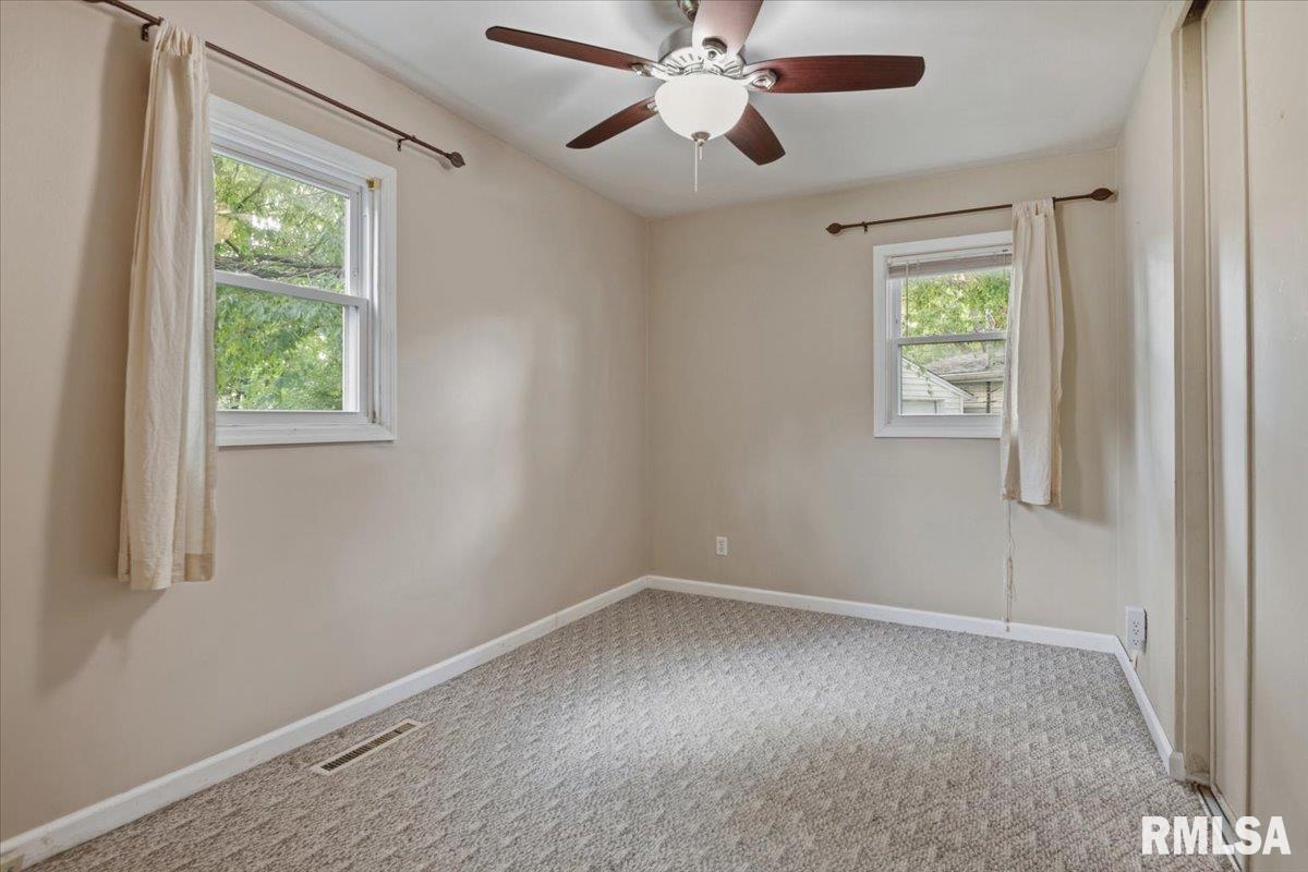 28 Windsor Road Springfield, IL 62702 - Photo 16 of 30 Gallery Image 16