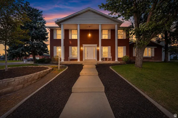 $900,000 | 8441 Rua Branco Drive, Sandy, UT 84093
