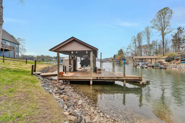 $1,349,999 | 56 Brookside Lane, Moneta, VA 24121