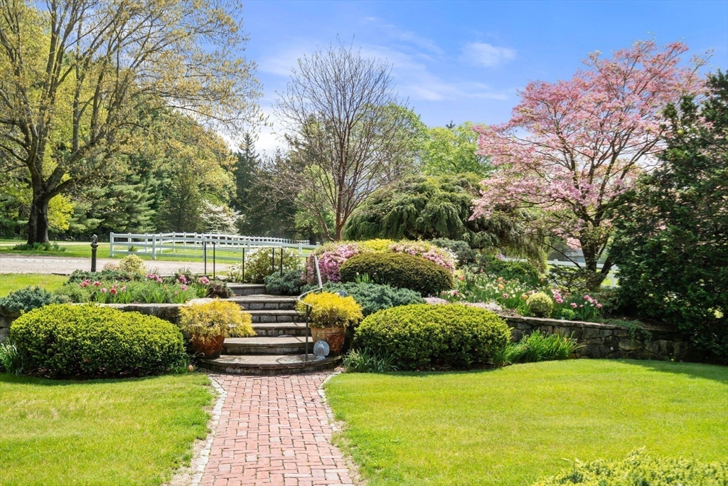 38 Bullard Street Sherborn, MA 01770 - Photo 13 of 42