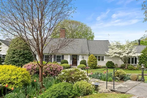 $5,000,000 | 38 Bullard Street, Sherborn, MA 01770