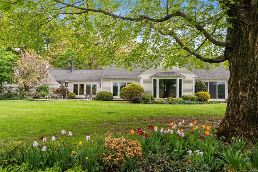 38 Bullard Street Sherborn, MA 01770 - Photo 3 of 42