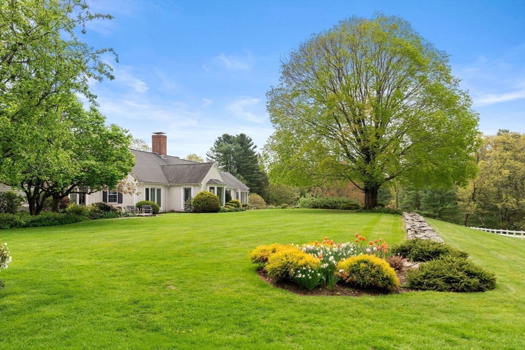 38 Bullard Street Sherborn, MA 01770 - Photo 4 of 42