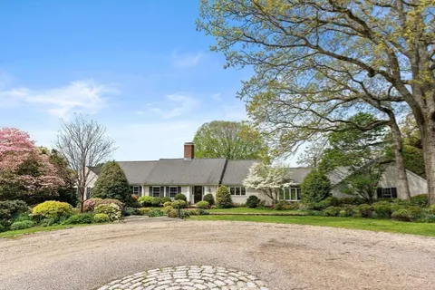 $5,000,000 | 38 Bullard Street, Sherborn, MA 01770