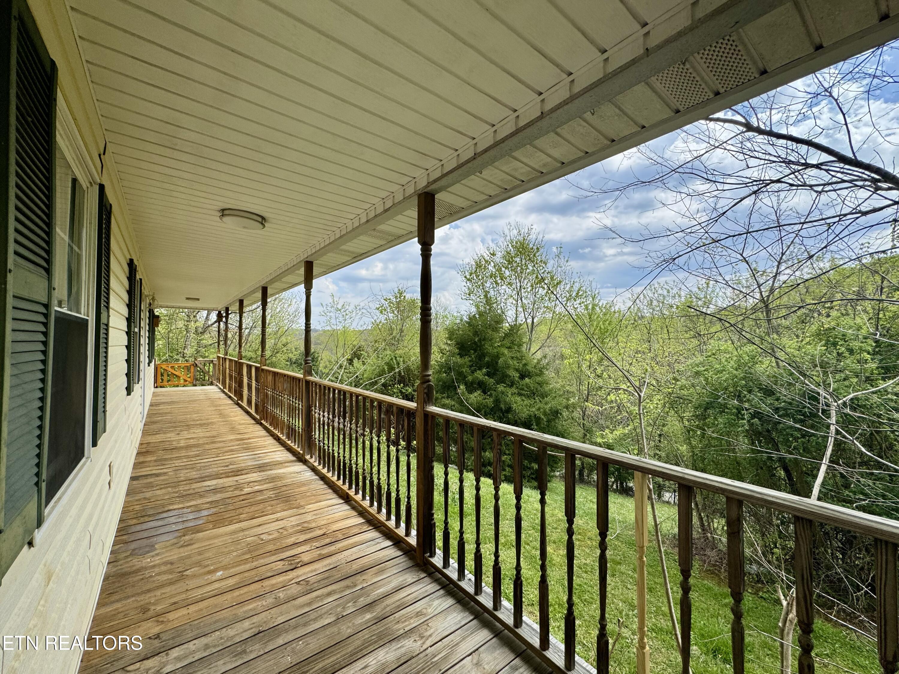 690 Ridge Road Caryville, TN 37714 - Photo 2 of 32 IMG_8676