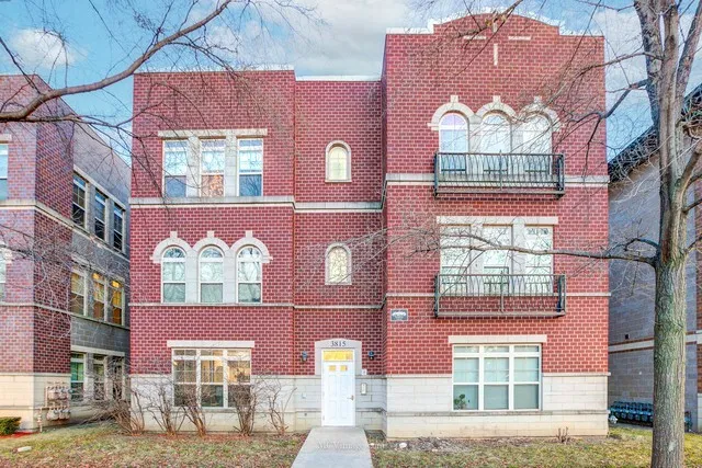 $2,495 | 3815 South Langley Avenue, Unit 101, Chicago, IL 60653