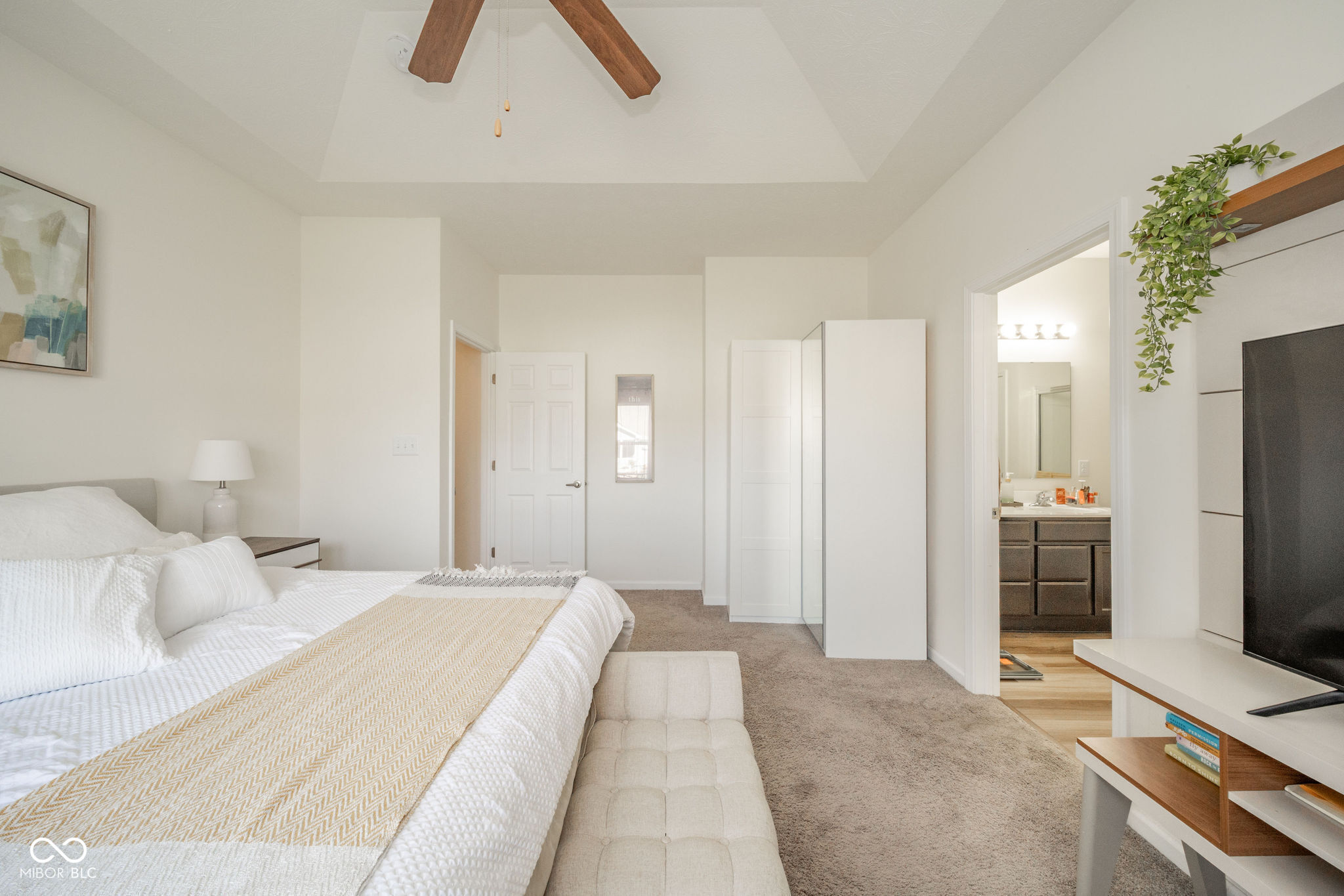 16592 Branham Drive Fishers, IN 46040 - Photo 4 of 34