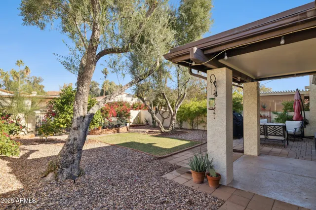 a view of outdoor space