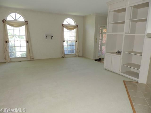908 Flicker Lane High Point, NC 27262 - Photo 4 of 16 Living Room.