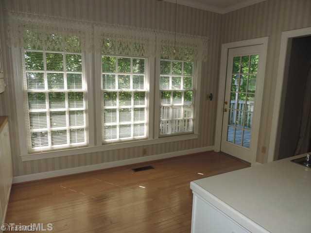 908 Flicker Lane High Point, NC 27262 - Photo 10 of 16 Breakfast.