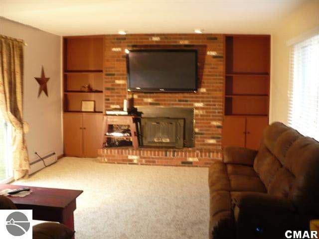 11611 North Barry Road Wheeler, MI 48662 - Photo 3 of 13 1770613-2.JPG