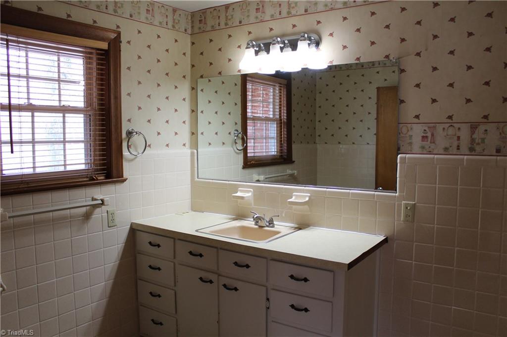1315 Florida Street High Point, NC 27262 - Photo 15 of 21 Gallery Image 15