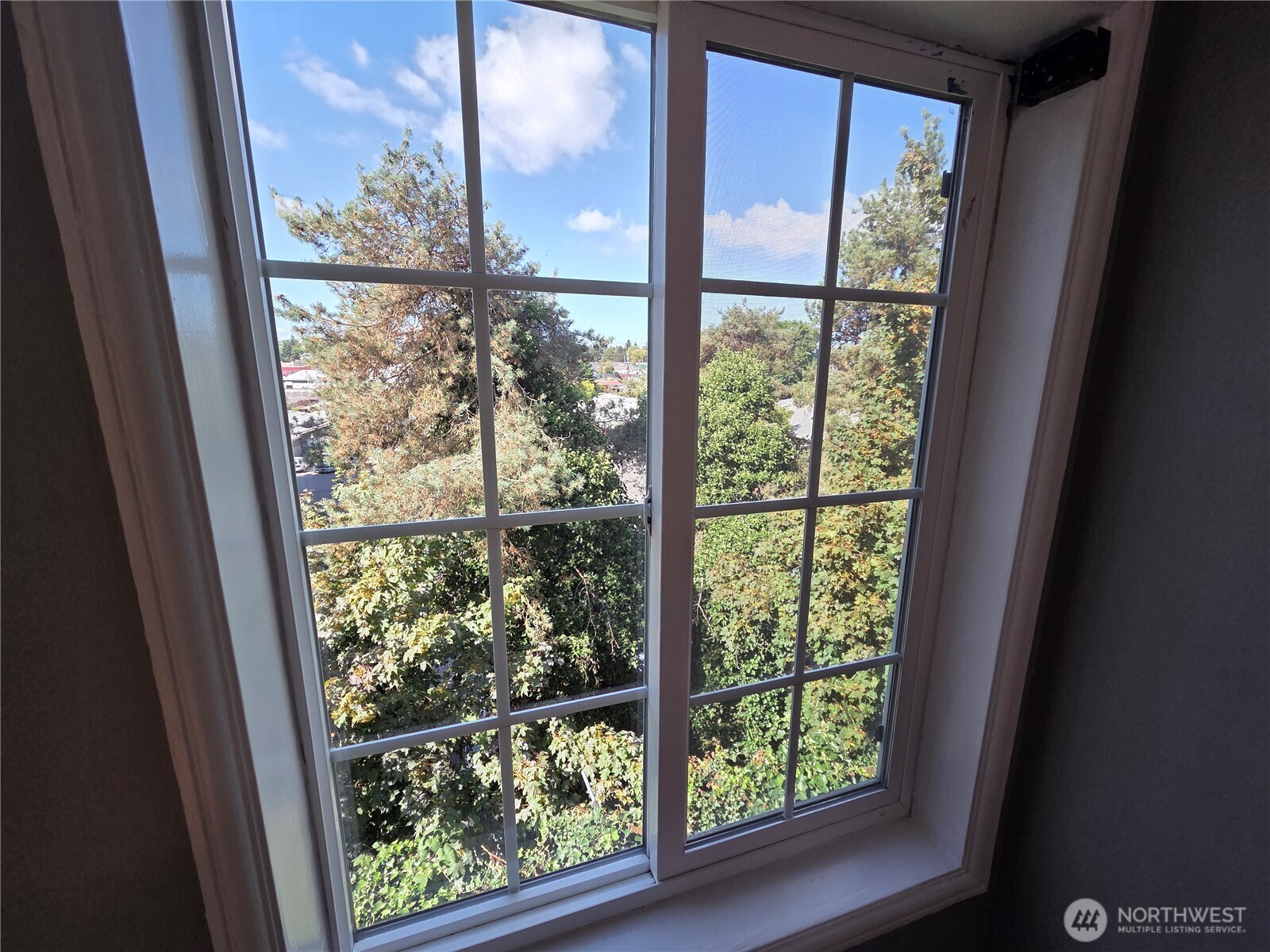 10603 12th Avenue Southwest Seattle, WA 98146 - Photo 12 of 14 a view of a room with window
