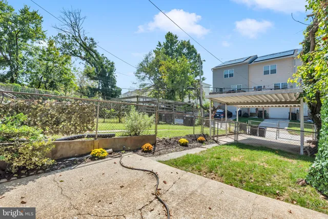 $560,000 | 1527 Montana Avenue Northeast, Washington, DC 20018