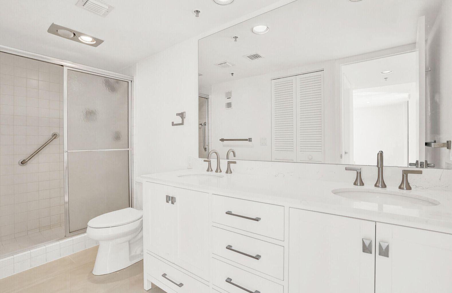 2697 North Ocean Boulevard, Unit F604 Boca Raton, FL 33431 - Photo 24 of 71 Primary Bathroom