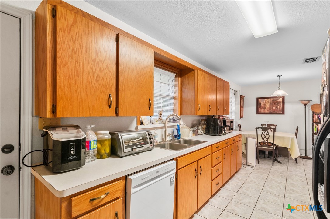 374-376 Navidad Street Vanderbilt, TX 77991 - Photo 11 of 18