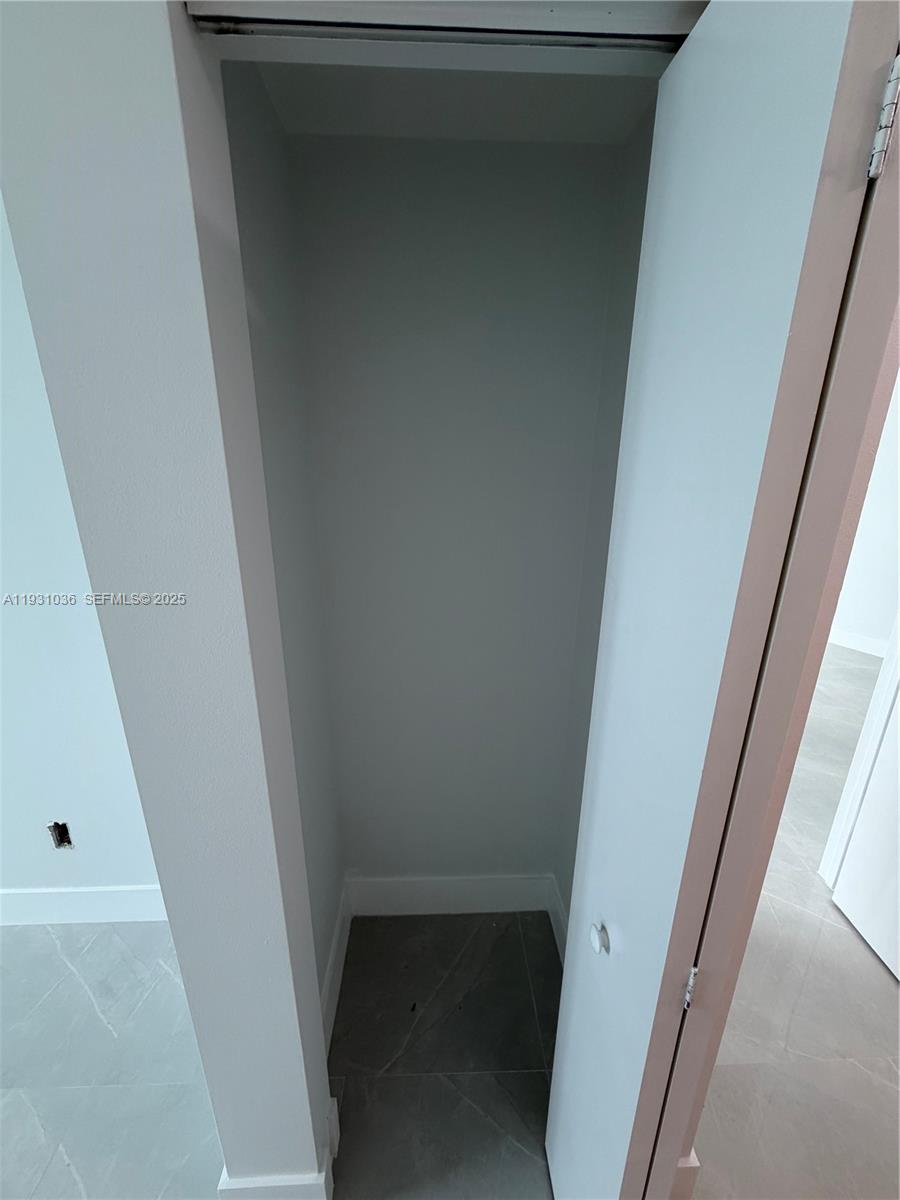 2475 Brickell Avenue, Unit 2007 Miami, FL 33129 - Photo 13 of 25