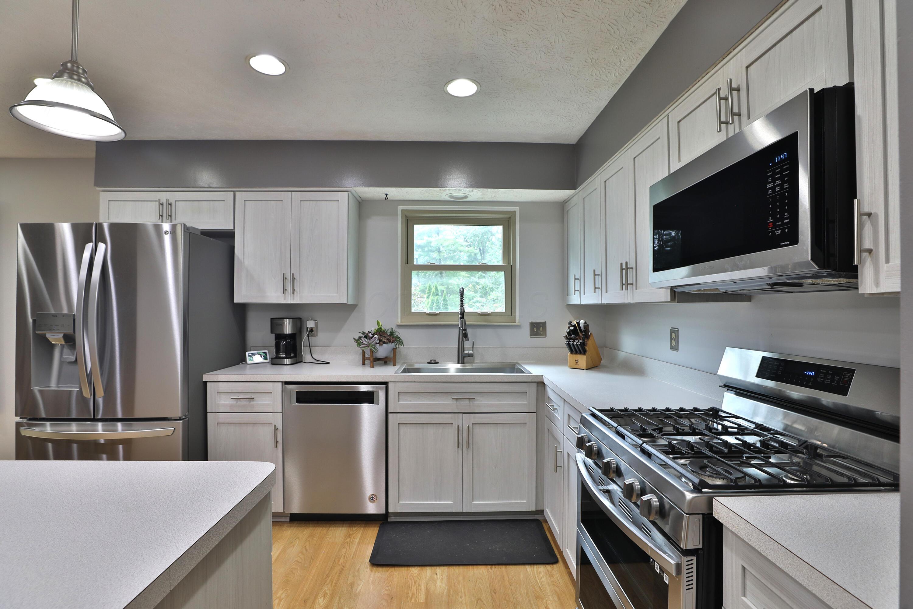 677 Fallside Lane Westerville, OH 43081 - Photo 10 of 35 677-Fallside-15