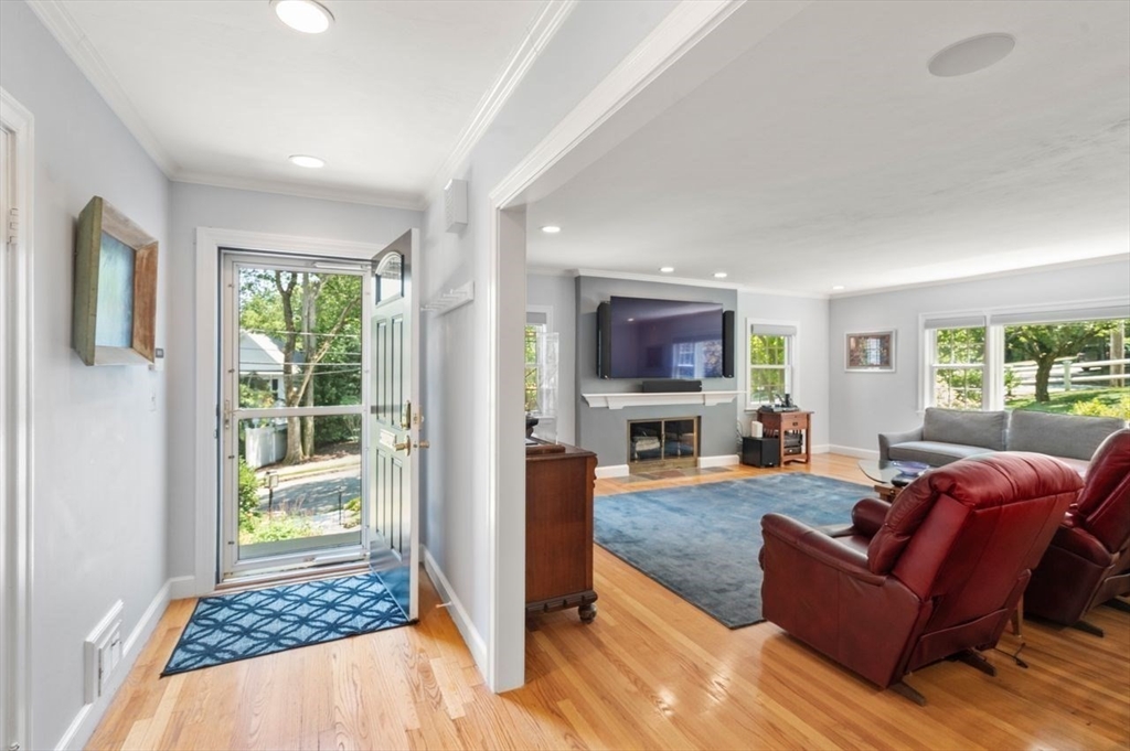19 Druid Hill Road Newton, MA 02461 - Photo 4 of 35