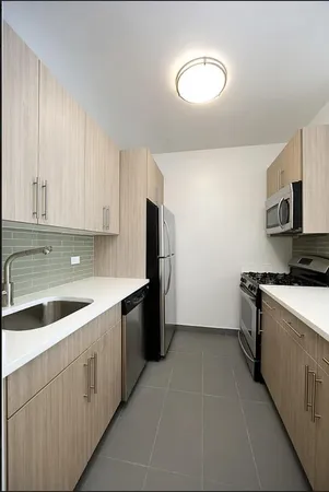 $7,300 | 200 Water Street, Unit 1115 | Financial District