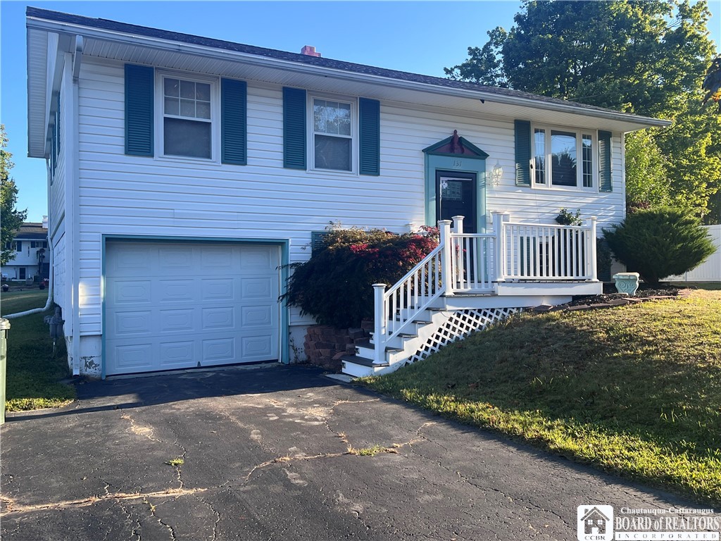 137 Midgley Street Jamestown, NY 14701 - Photo 2 of 31