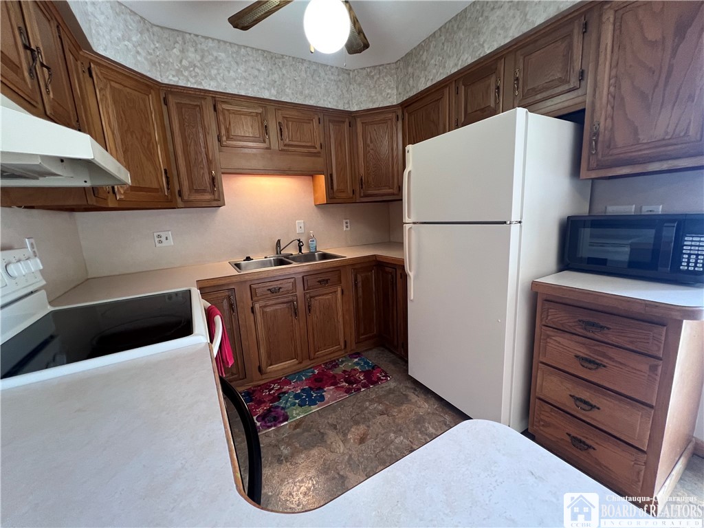 137 Midgley Street Jamestown, NY 14701 - Photo 3 of 31