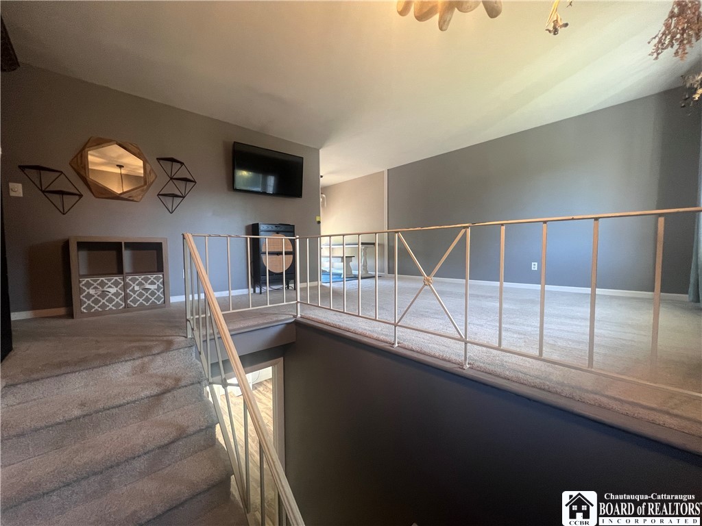 137 Midgley Street Jamestown, NY 14701 - Photo 9 of 31