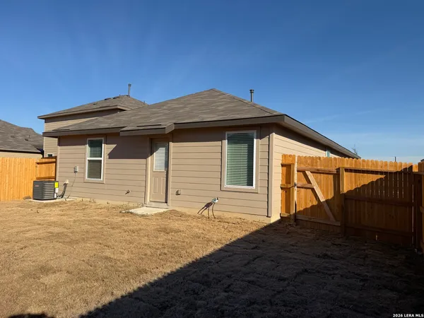 $1,695 | 4218 Paprika Grove, Von Ormy, TX 78073