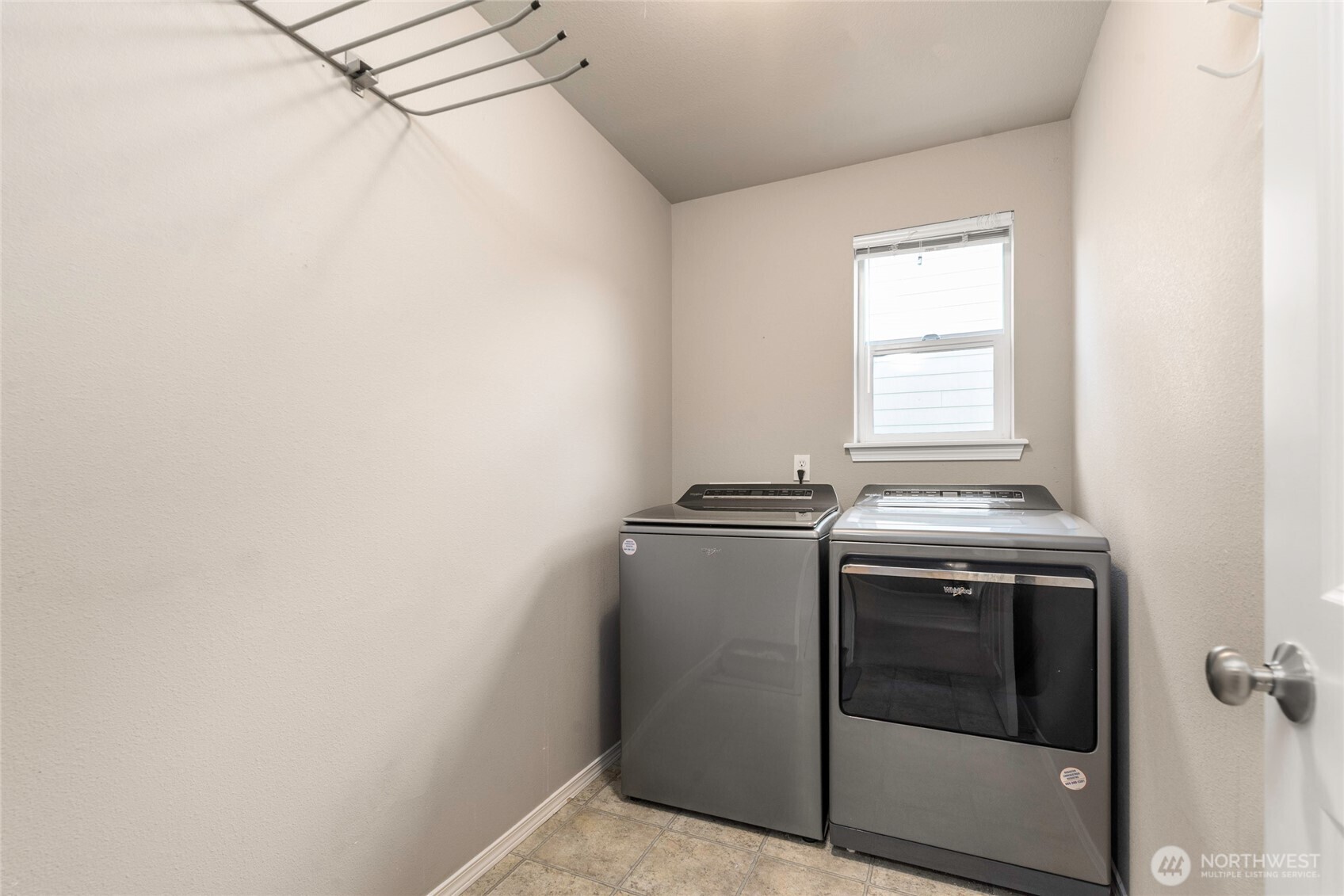 6955 Inlay Street Southeast Lacey, WA 98513 - Photo 14 of 29 Gallery Image 14