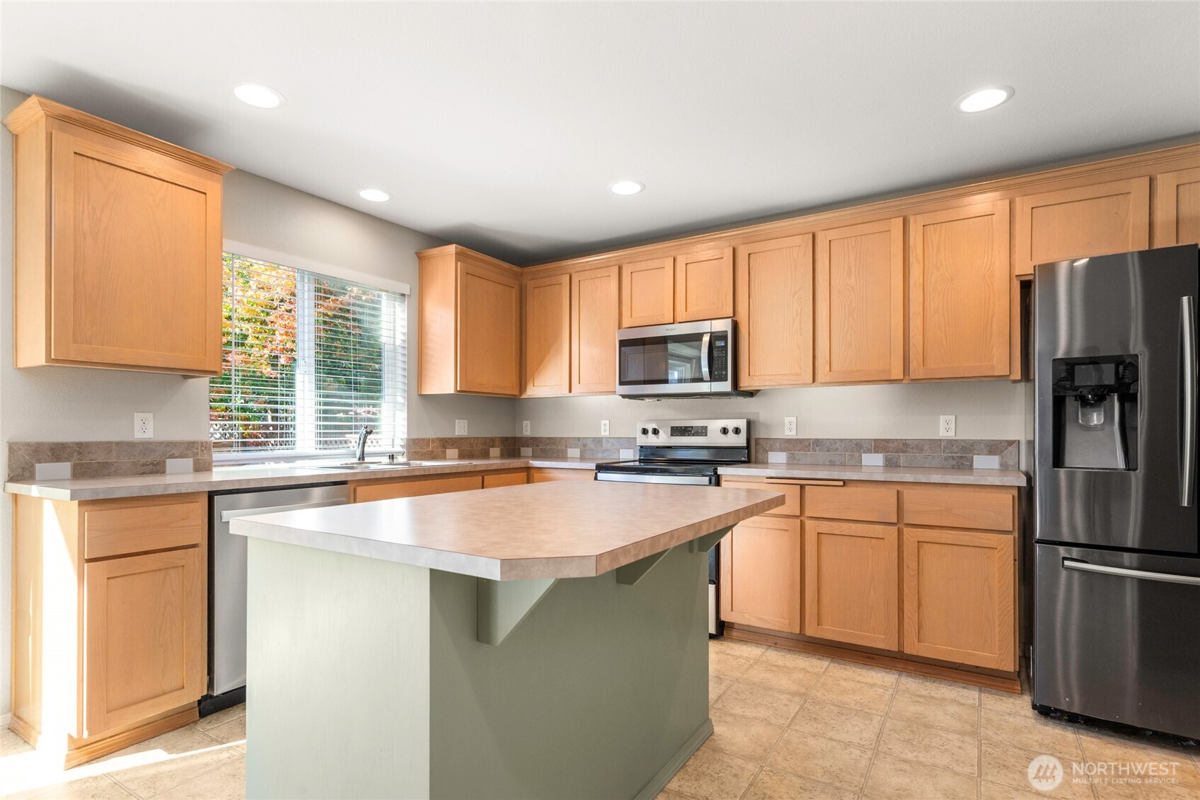 6955 Inlay Street Southeast Lacey, WA 98513 - Photo 10 of 29 Gallery Image 10