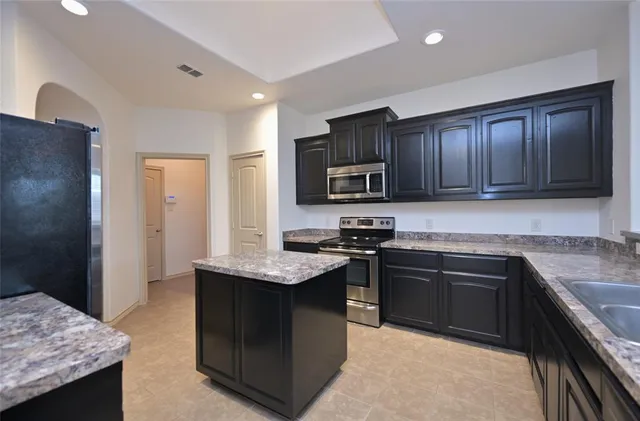 $2,395 | 2908 Bahar Drive, Arlington, TX 76010