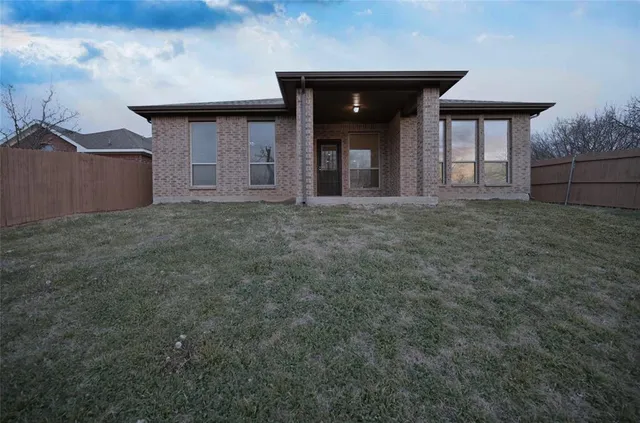 $2,395 | 2908 Bahar Drive, Arlington, TX 76010