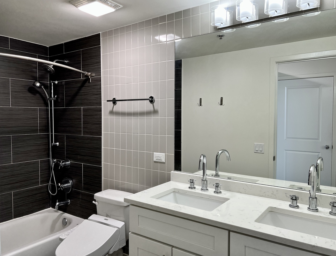 50 East 16th Street, Unit 1107 Chicago, IL 60616 - Photo 13 of 20