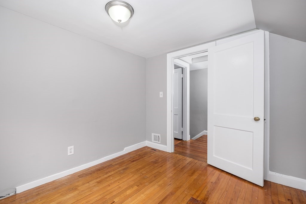 18 Larch Road Wellesley, MA 02482 - Photo 11 of 29