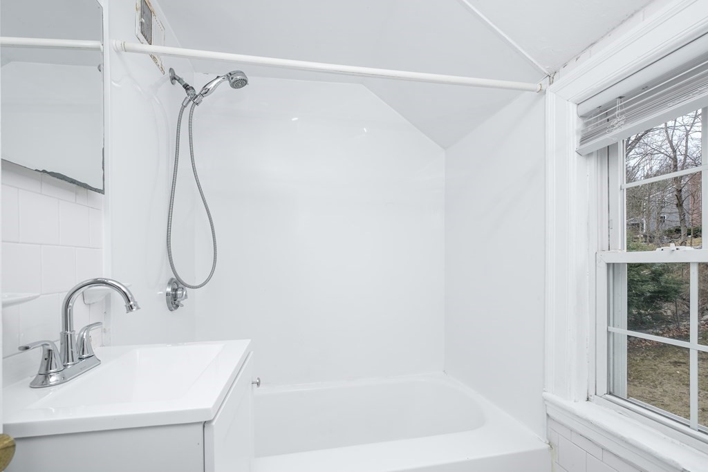 18 Larch Road Wellesley, MA 02482 - Photo 14 of 29