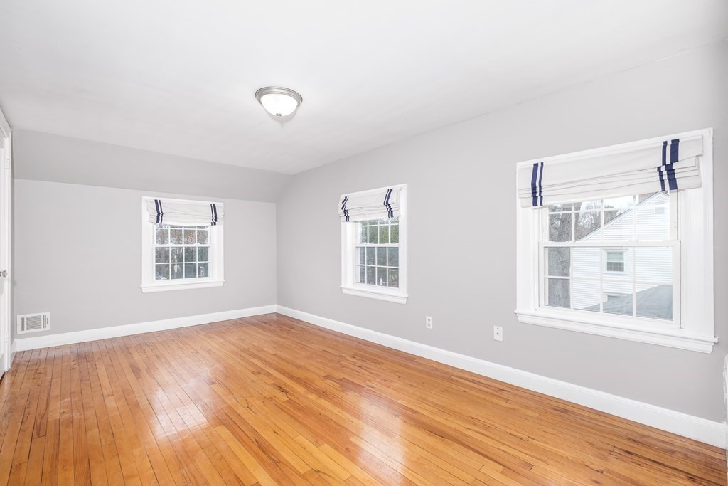 18 Larch Road Wellesley, MA 02482 - Photo 15 of 29