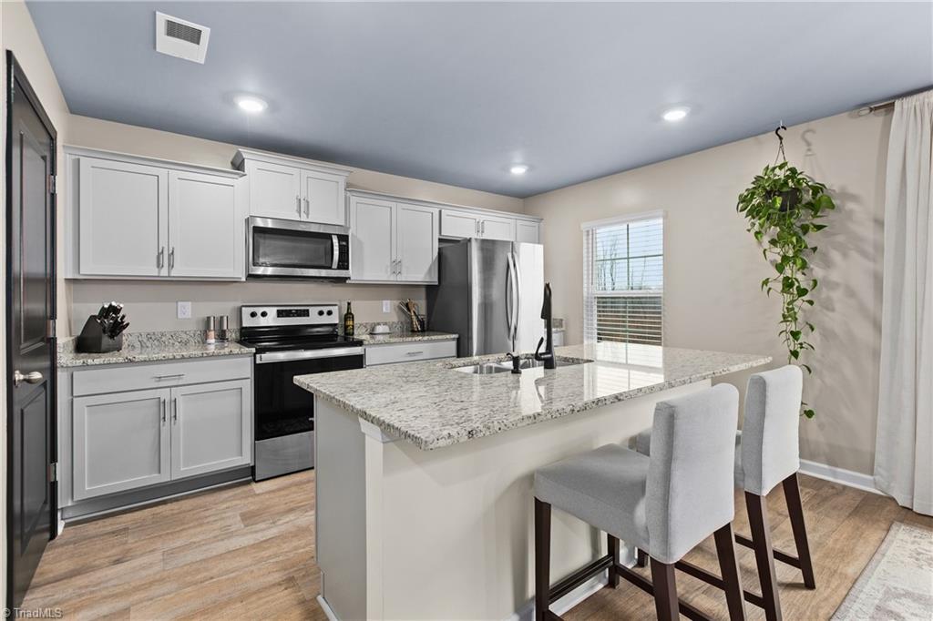396 Towhee Trail Lexington, NC 27295 - Photo 11 of 37 Kitchen