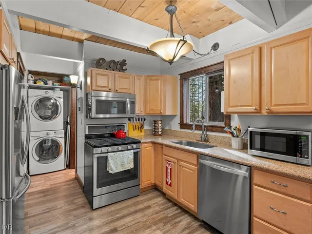 $785,000 | 700 College Drive, Unit 2, Incline Village, NV 89451