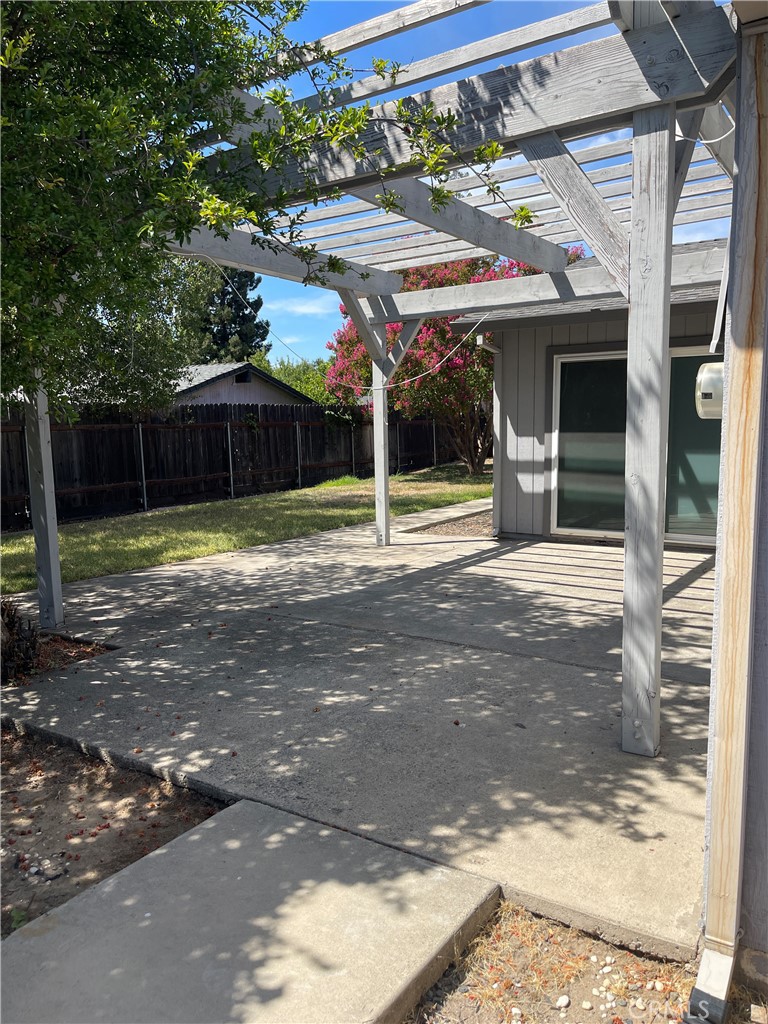 8317 Keyesport Way Citrus Heights, CA 95610 - Photo 28 of 28 a view of a backyard