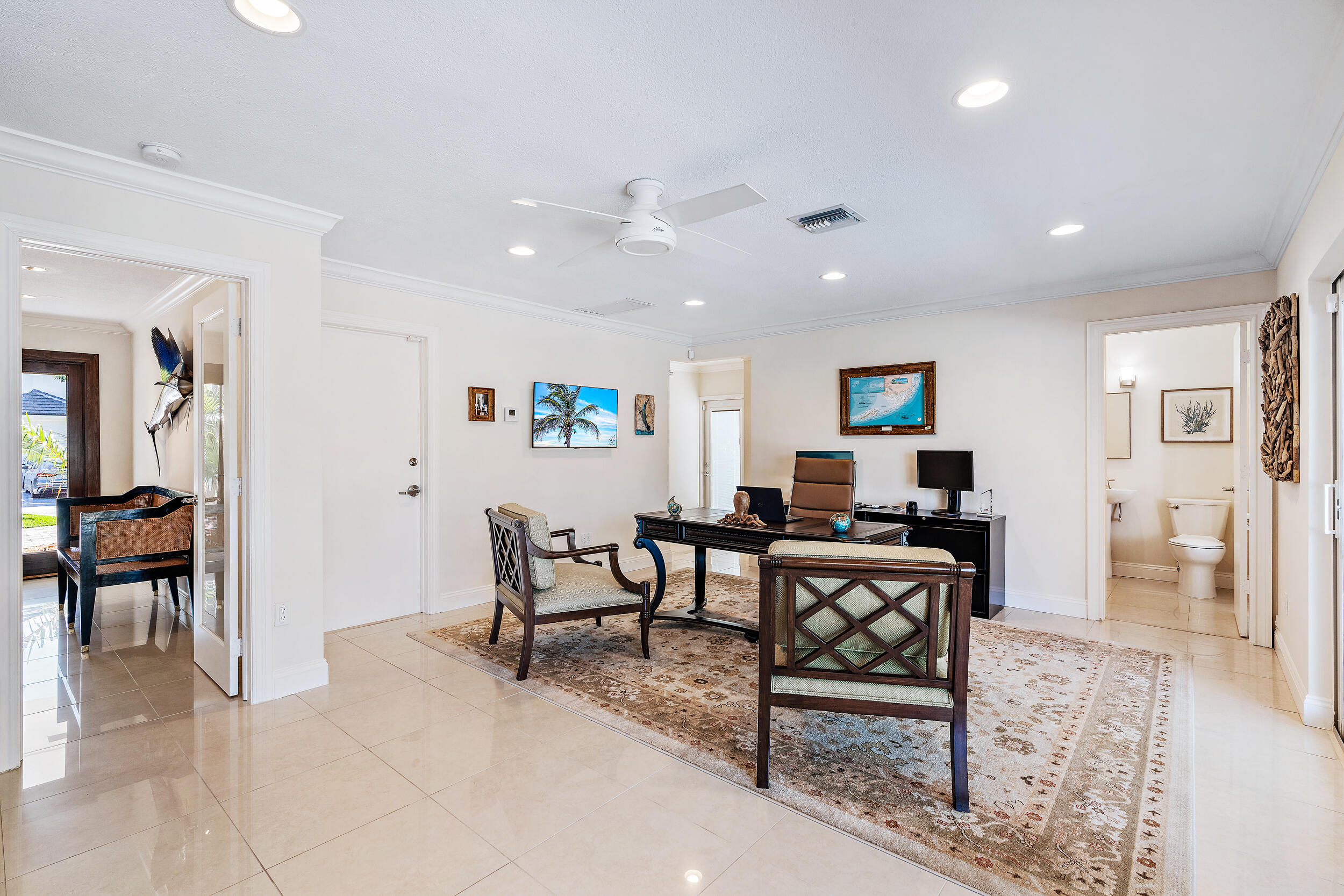 2521 Northeast 35th Street Lighthouse Point, FL 33064 - Photo 11 of 65 Living