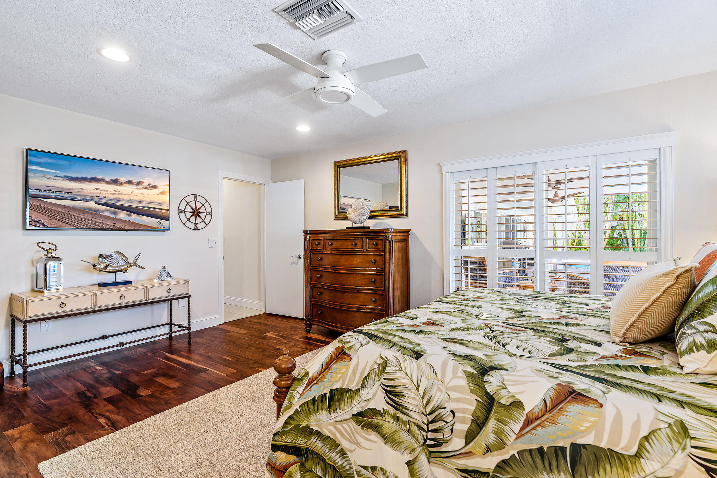 2521 Northeast 35th Street Lighthouse Point, FL 33064 - Photo 16 of 65 Master Suite