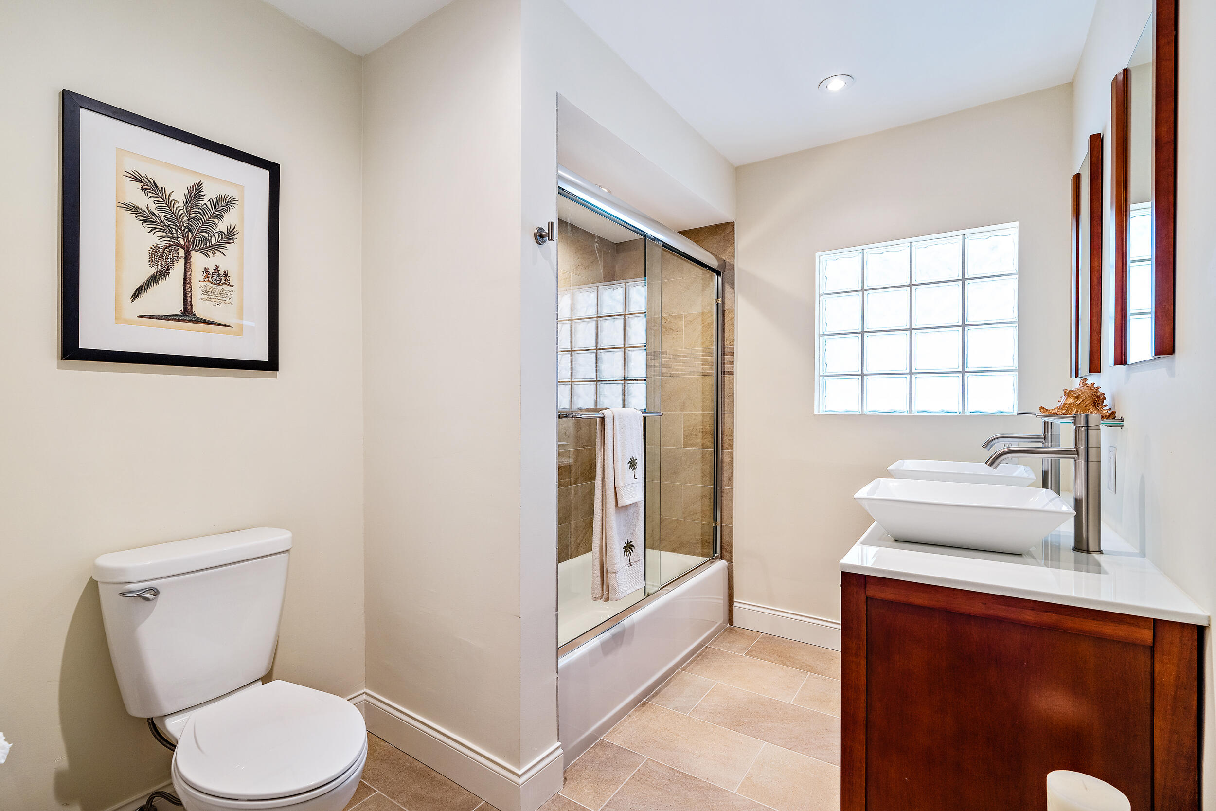 2521 Northeast 35th Street Lighthouse Point, FL 33064 - Photo 21 of 65 Full Bath